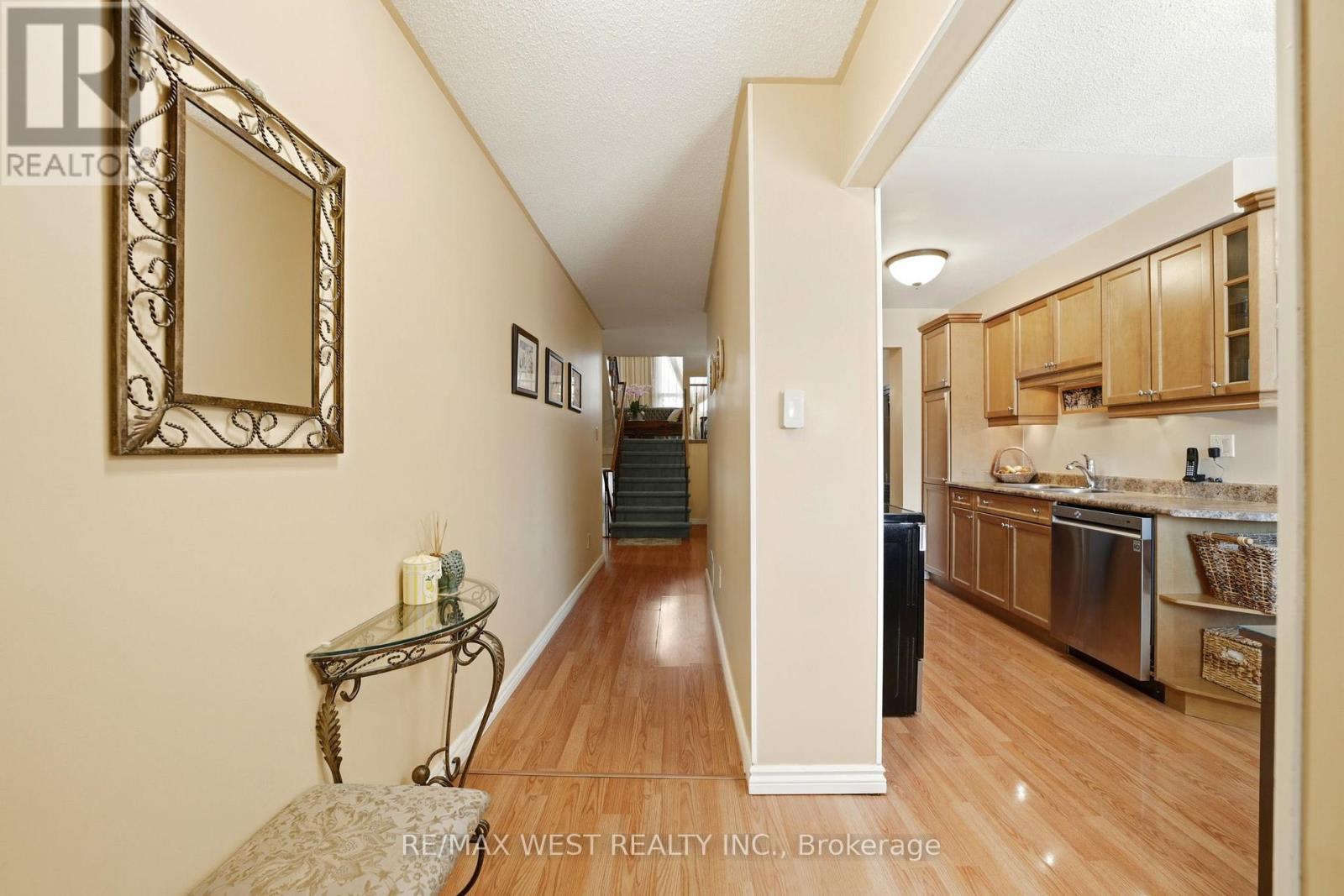 68 Buckland Way, Brampton, Ontario  L6V 3P4 - Photo 5 - W12963978