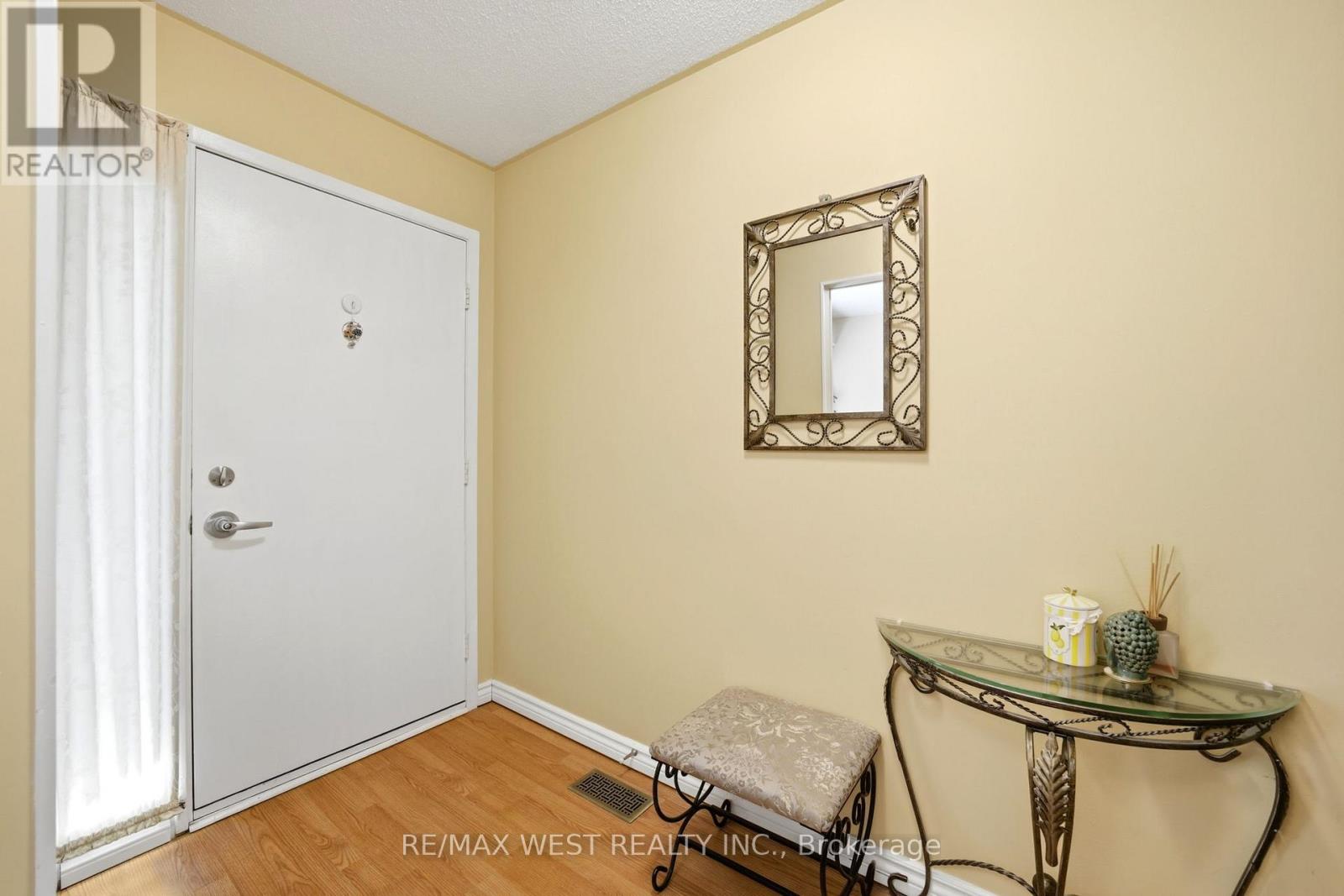 68 Buckland Way, Brampton, Ontario  L6V 3P4 - Photo 7 - W12963978