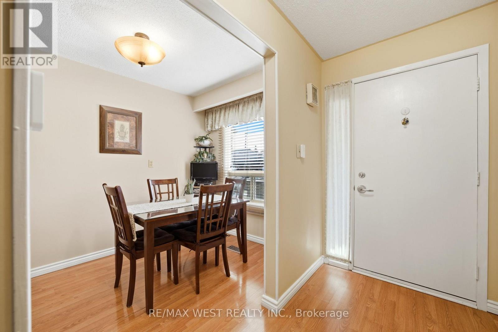 68 Buckland Way, Brampton, Ontario  L6V 3P4 - Photo 6 - W12963978