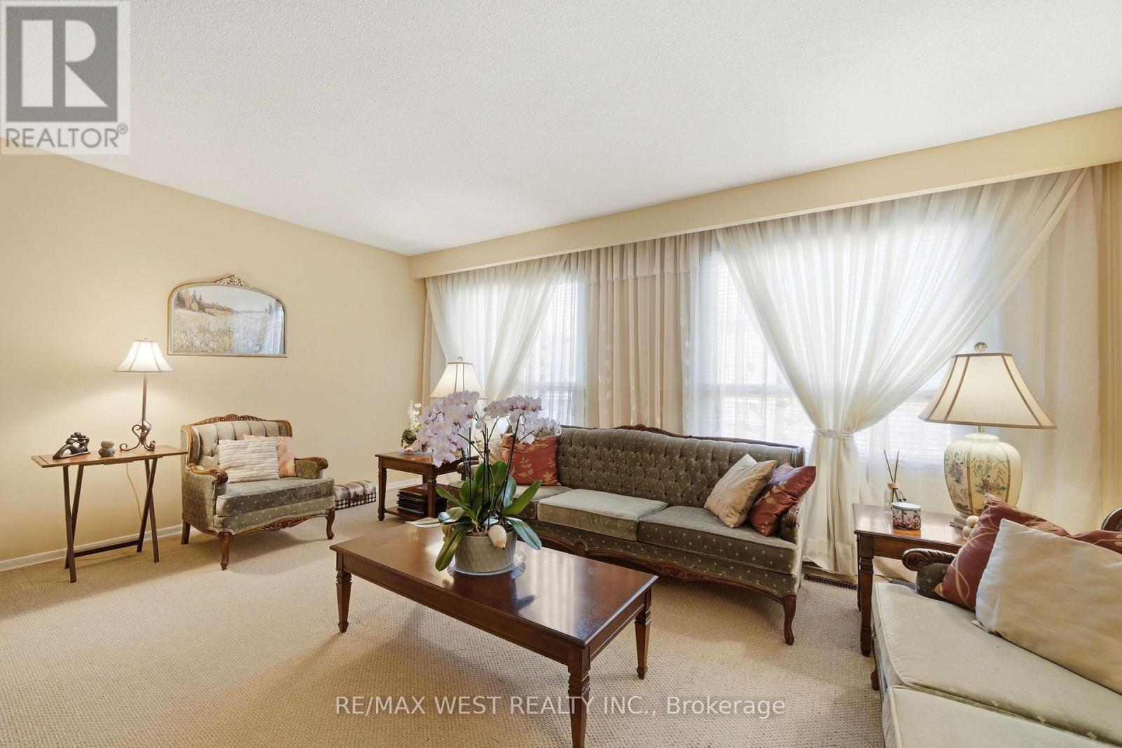 68 Buckland Way, Brampton, Ontario  L6V 3P4 - Photo 8 - W12963978