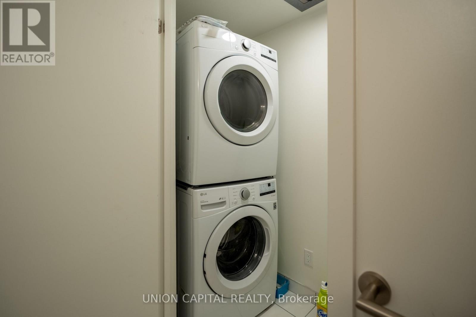 1106 - 8119 Birchmount Road, Markham, Ontario  L6G 0H5 - Photo 6 - N12975796