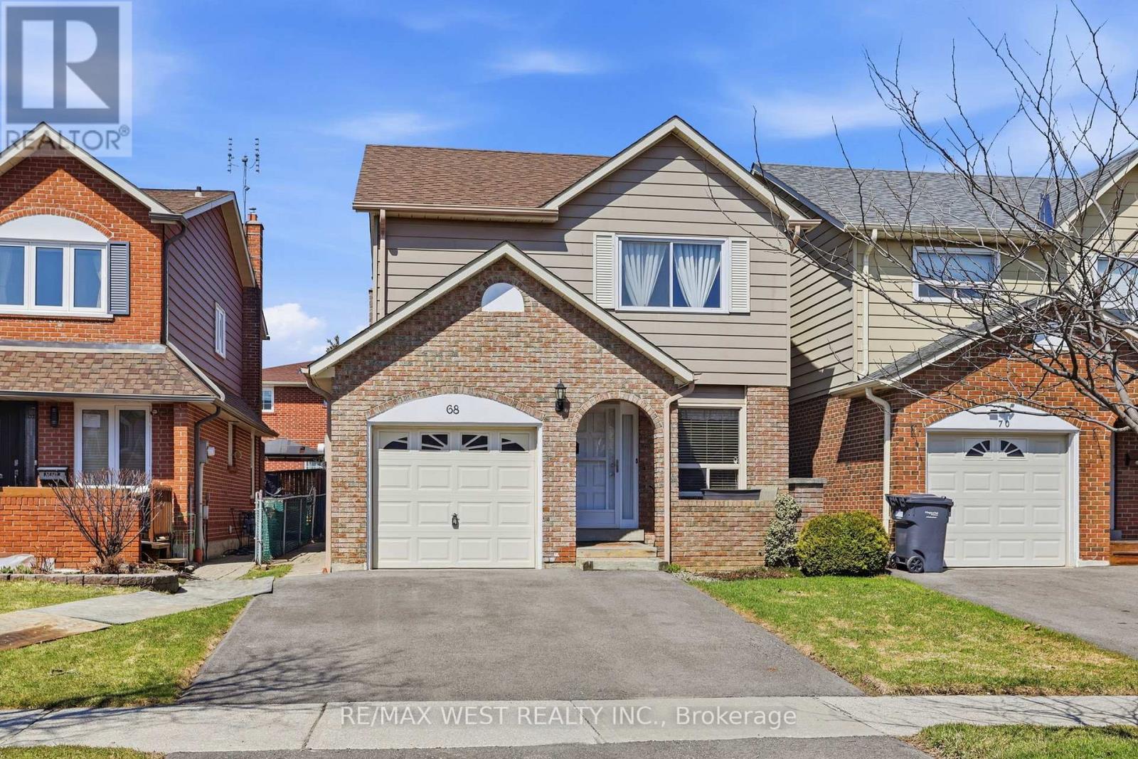 68 Buckland Way, Brampton, Ontario  L6V 3P4 - Photo 3 - W12963978
