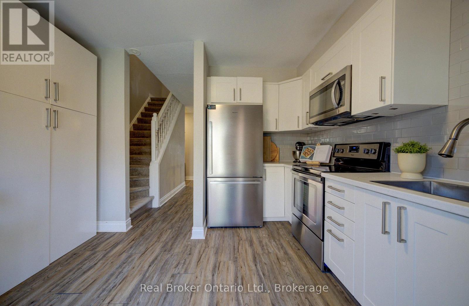 617 - 895 Maple Avenue, Burlington, Ontario  L7S 2H7 - Photo 17 - W12975838