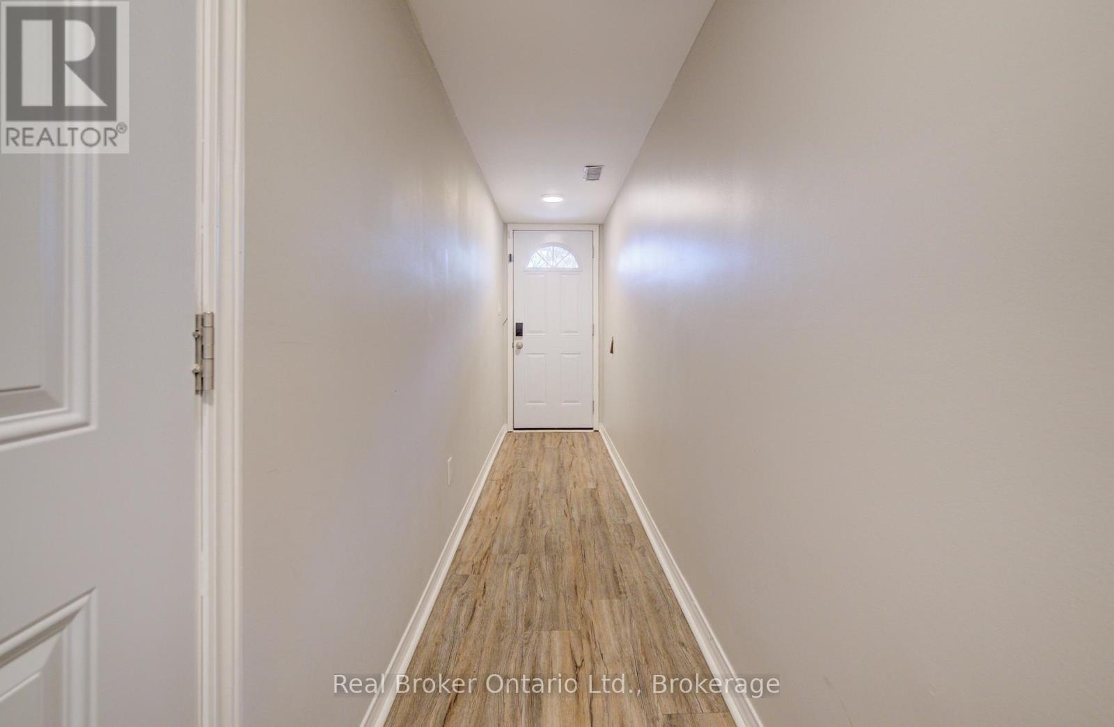 617 - 895 Maple Avenue, Burlington, Ontario  L7S 2H7 - Photo 5 - W12975838