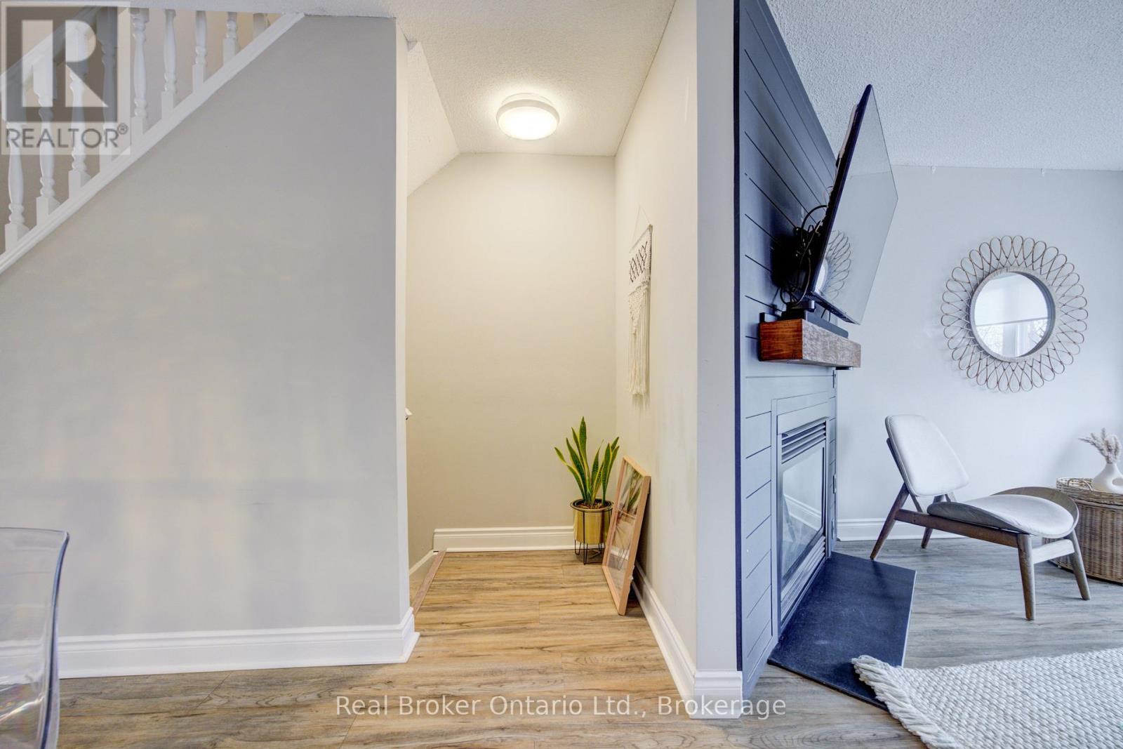 617 - 895 Maple Avenue, Burlington, Ontario  L7S 2H7 - Photo 6 - W12975838