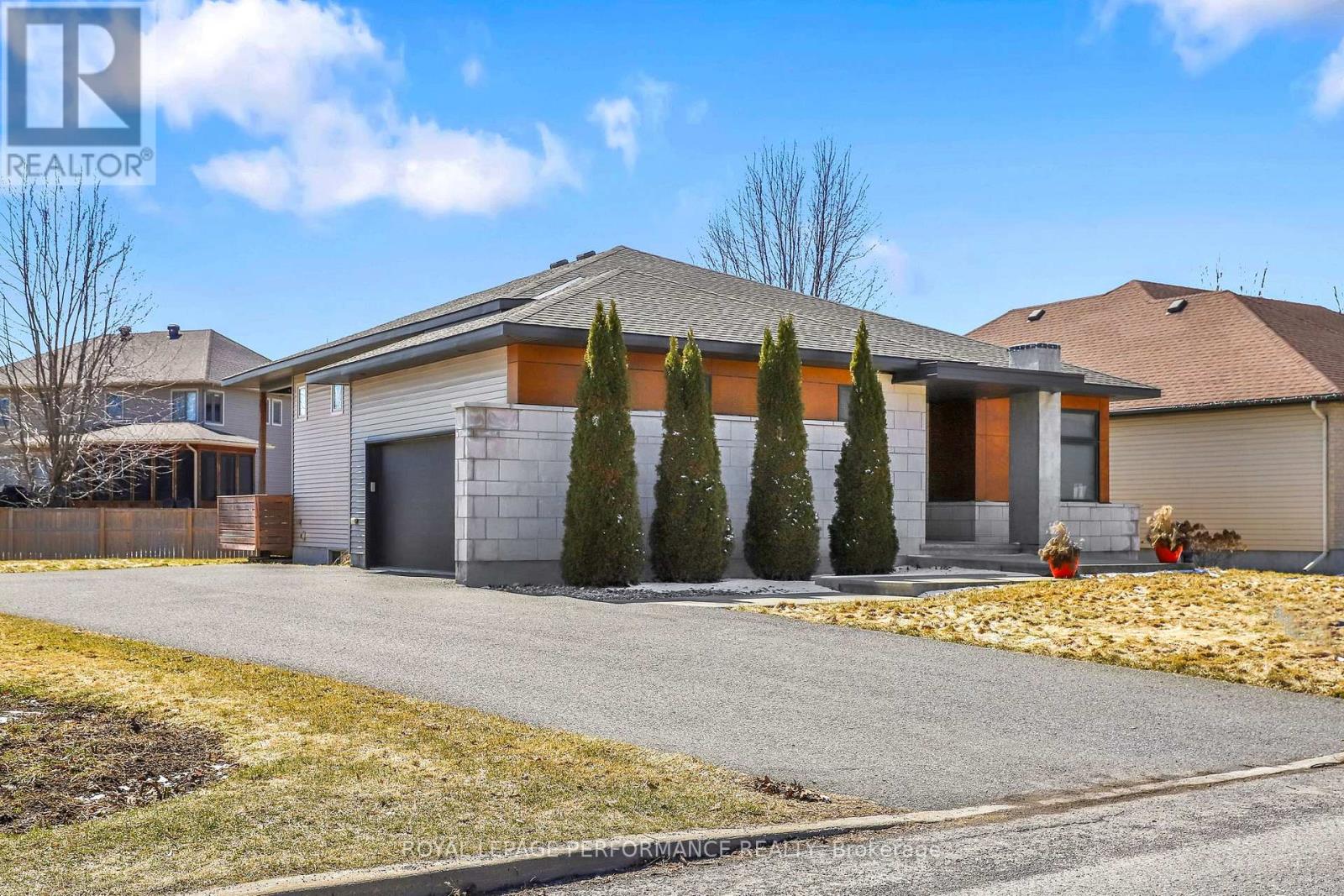 32 Moore Street, Ottawa, Ontario  K0A 2Z0 - Photo 2 - X12975848