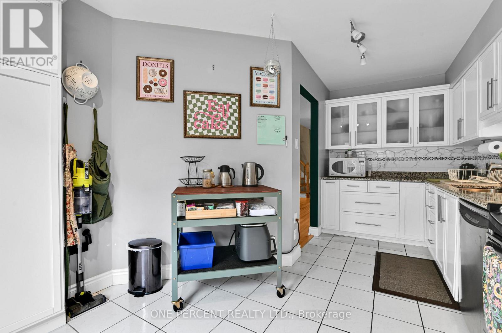 311 Southcrest Private, Ottawa, Ontario  K1V 2B7 - Photo 15 - X12975854