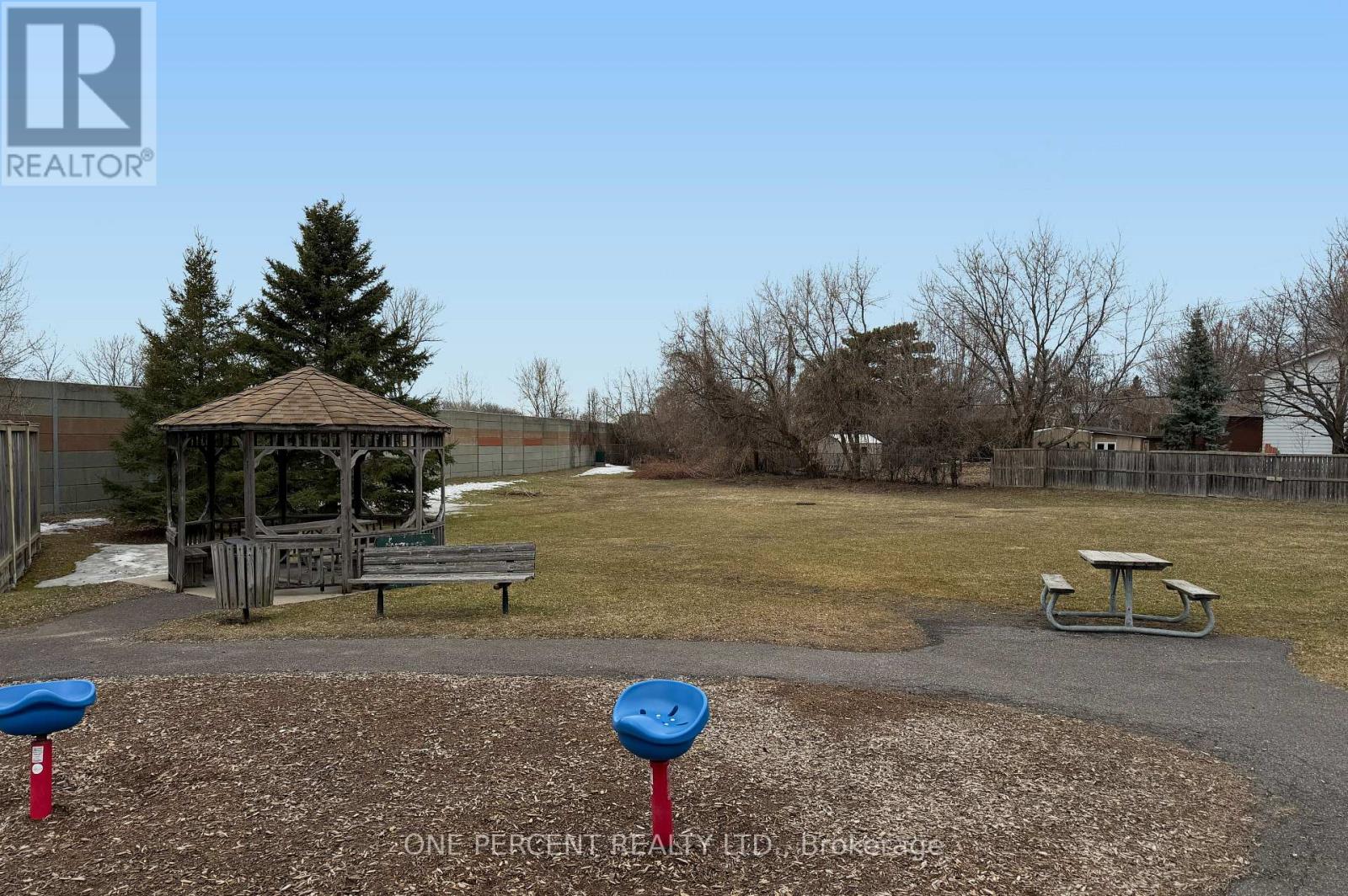 311 Southcrest Private, Ottawa, Ontario  K1V 2B7 - Photo 37 - X12975854