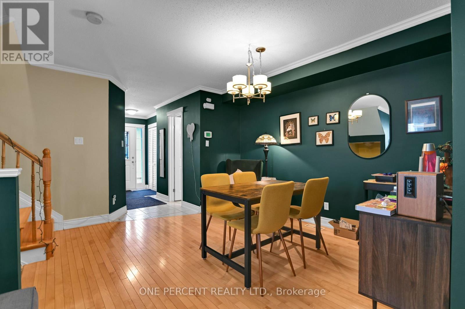 311 Southcrest Private, Ottawa, Ontario  K1V 2B7 - Photo 8 - X12975854