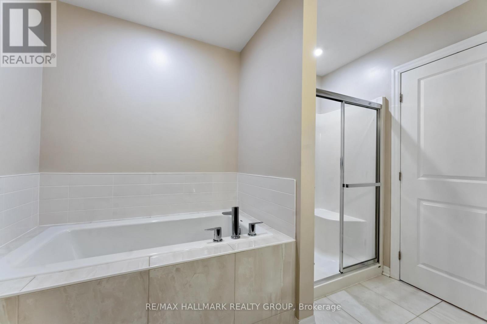 900 Littlerock Street, Ottawa, Ontario  K1T 0N2 - Photo 23 - X12975864