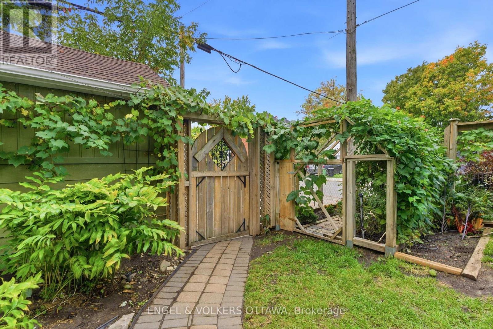 72 Smirle Avenue, Ottawa, Ontario  K1Y 0S3 - Photo 38 - X12975896