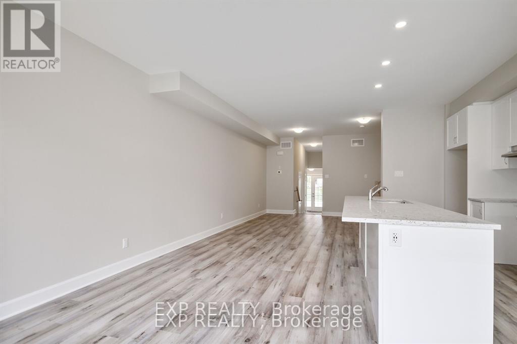 18 Reynolds Avenue, Carleton Place, Ontario  K7C 0C4 - Photo 2 - X12975942