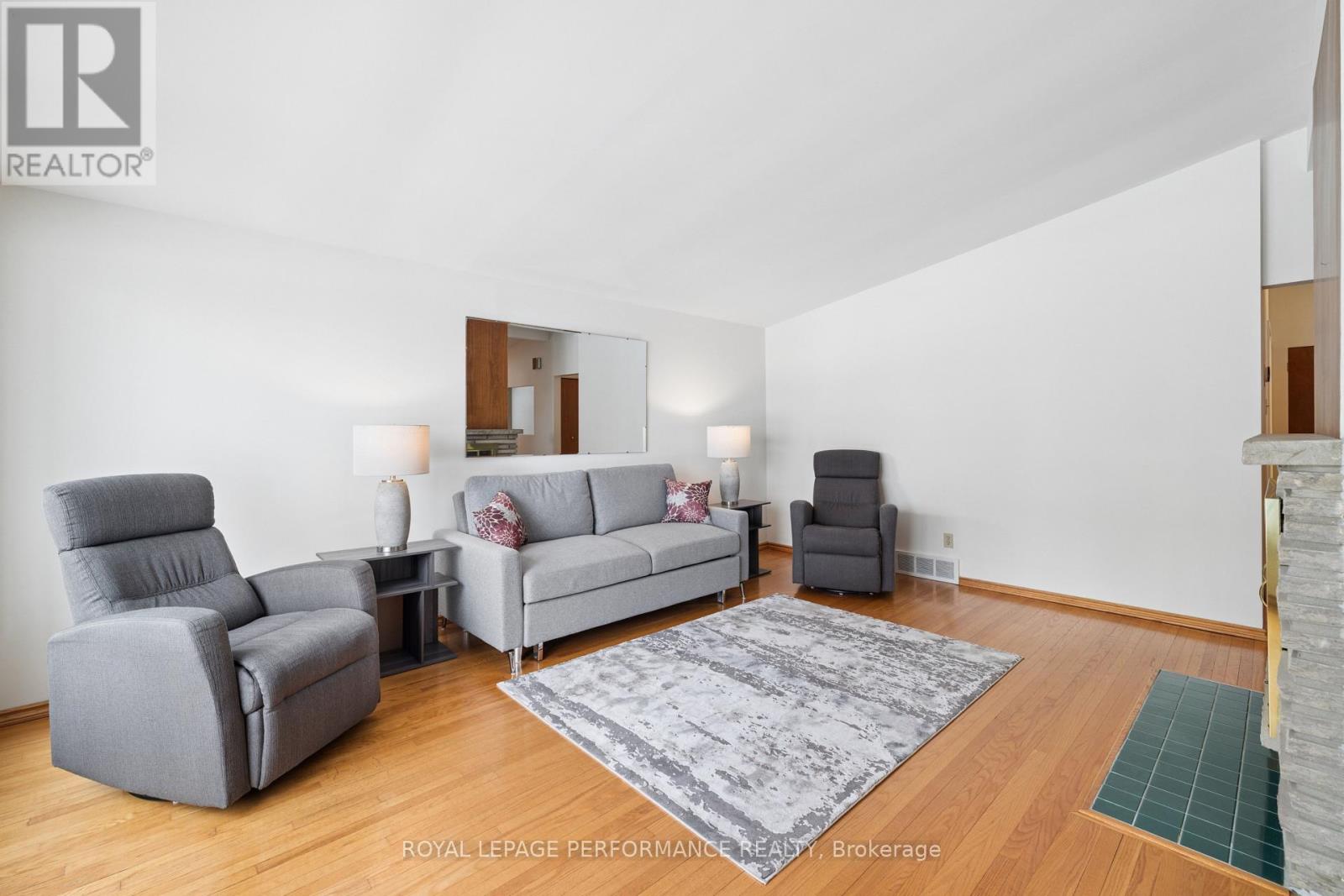 1989 Michigan Avenue, Ottawa, Ontario  K1H 6Y1 - Photo 5 - X12976008