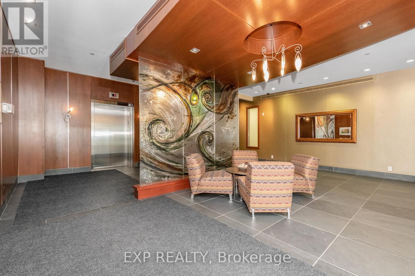 312 - 320 Mcleod Street, Ottawa, Ontario  K2P 1A3 - Photo 4 - X12976068