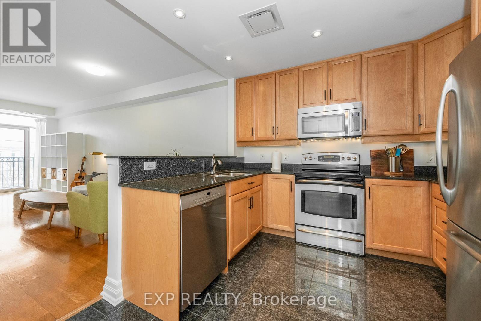 312 - 320 Mcleod Street, Ottawa, Ontario  K2P 1A3 - Photo 9 - X12976068