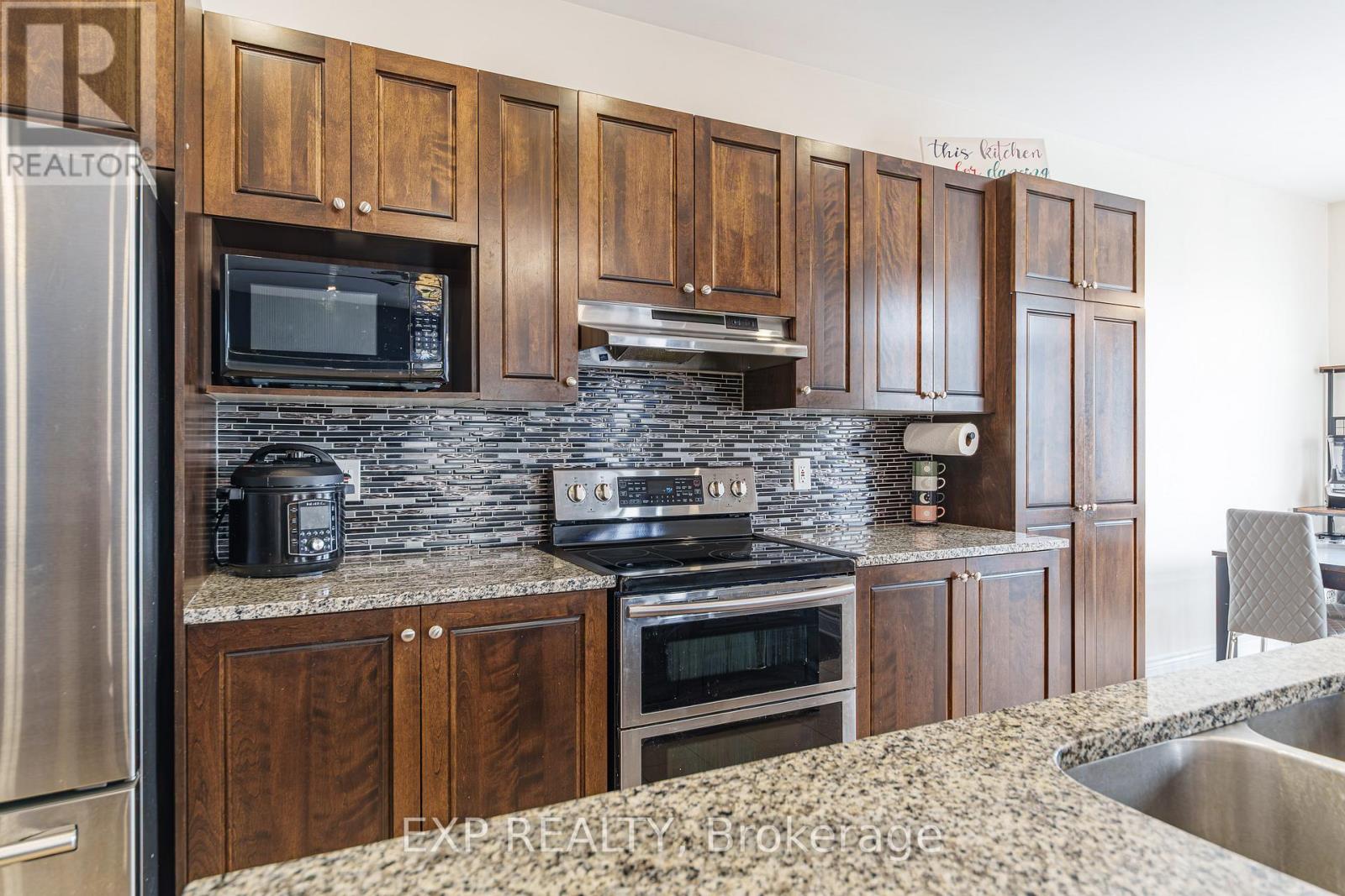 106 Bert Hall Street, Arnprior, Ontario  K7S 0G9 - Photo 7 - X12976088