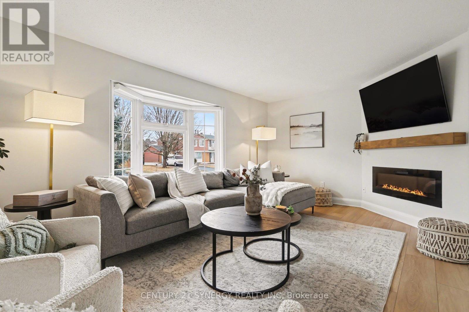 771 Vinette Crescent, Ottawa, Ontario  K1E 1X1 - Photo 2 - X12976092