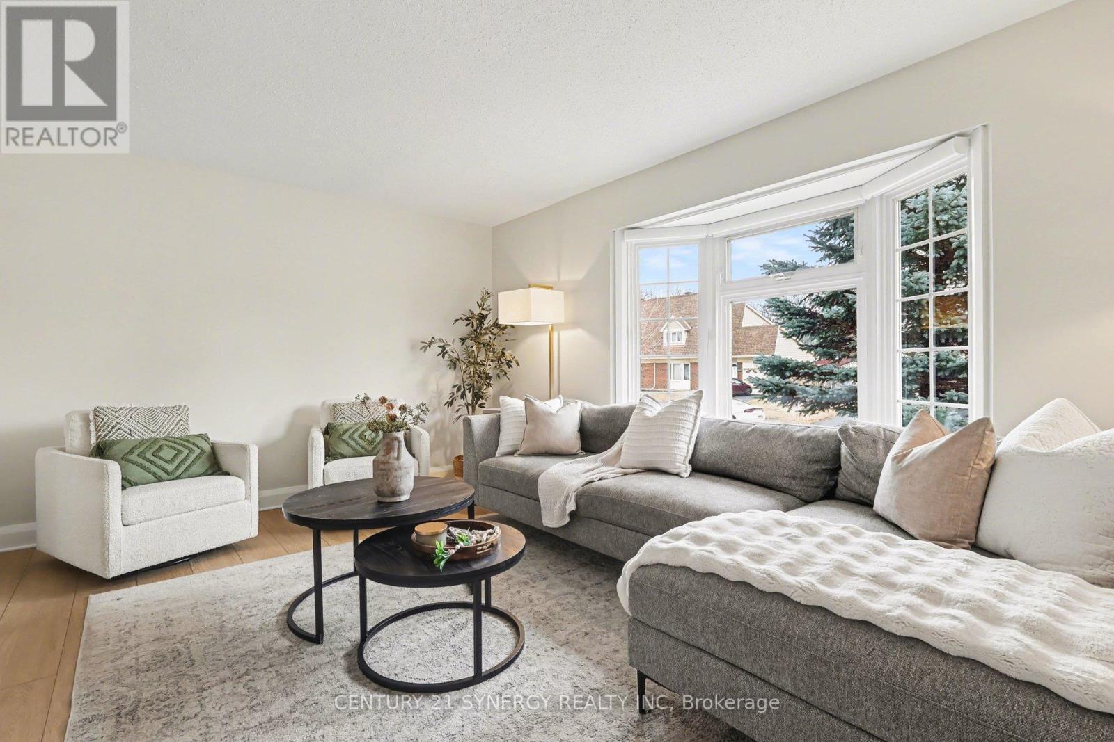 771 Vinette Crescent, Ottawa, Ontario  K1E 1X1 - Photo 5 - X12976092