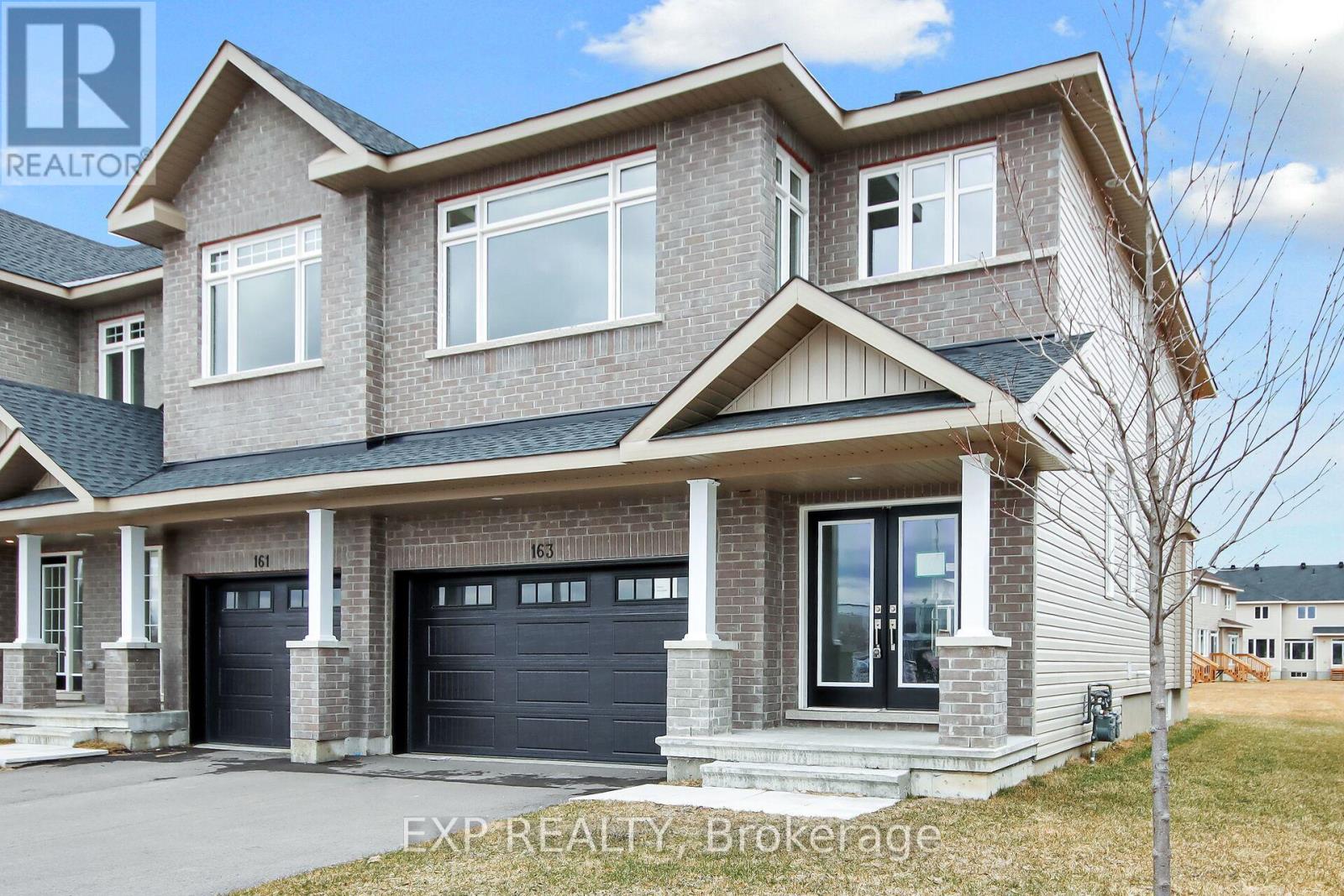 163 Hooper Street, Carleton Place, Ontario  K7C 0C4 - Photo 2 - X12976098