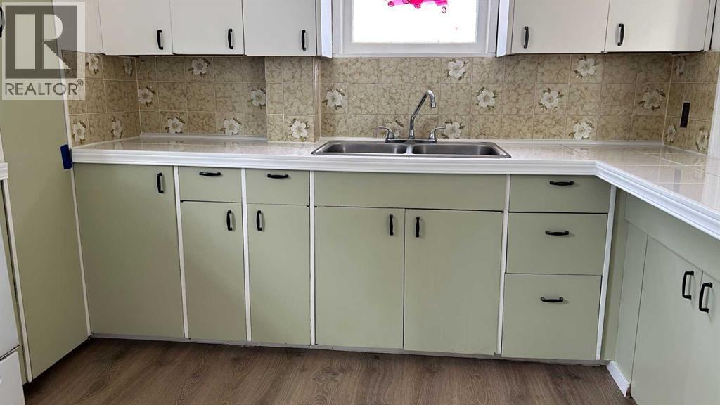 13 2 Avenue E, Marshall, Saskatchewan  S0M 1R0 - Photo 4 - A2271877