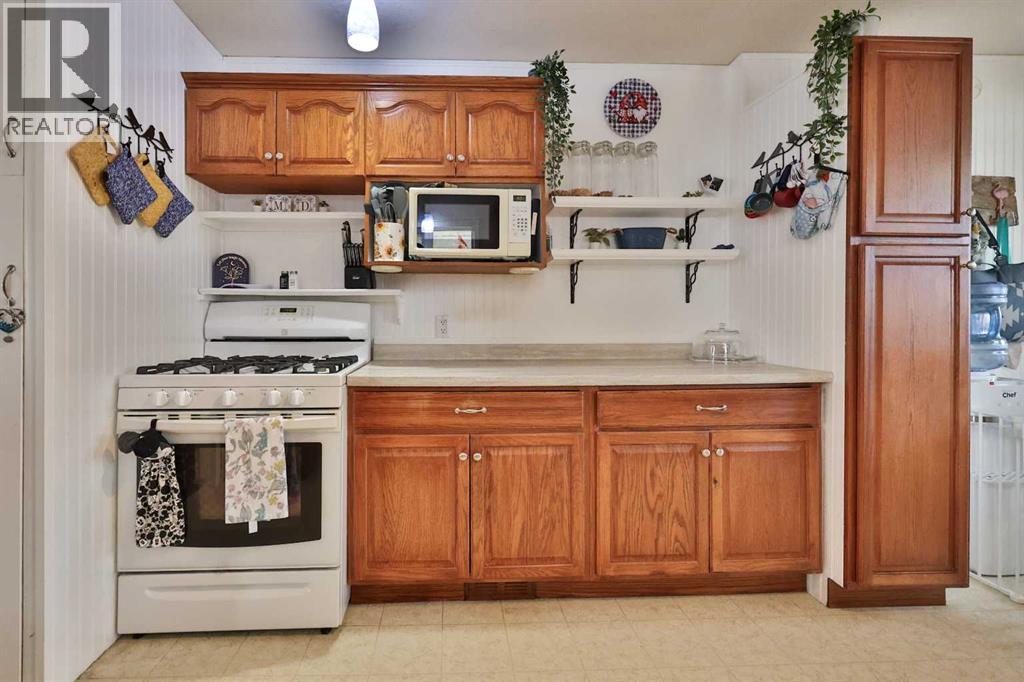 405 5 Avenue, Warner, Alberta  T0K 2L0 - Photo 16 - A2294490