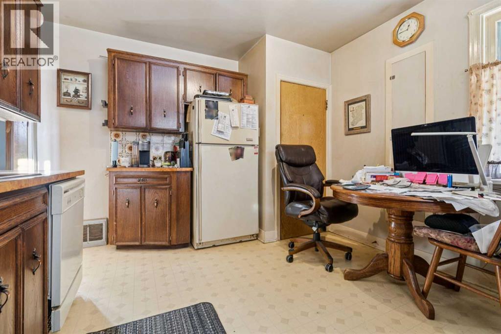 450 34 Avenue Nw, Calgary, Alberta  T2K 0B8 - Photo 7 - A2278193