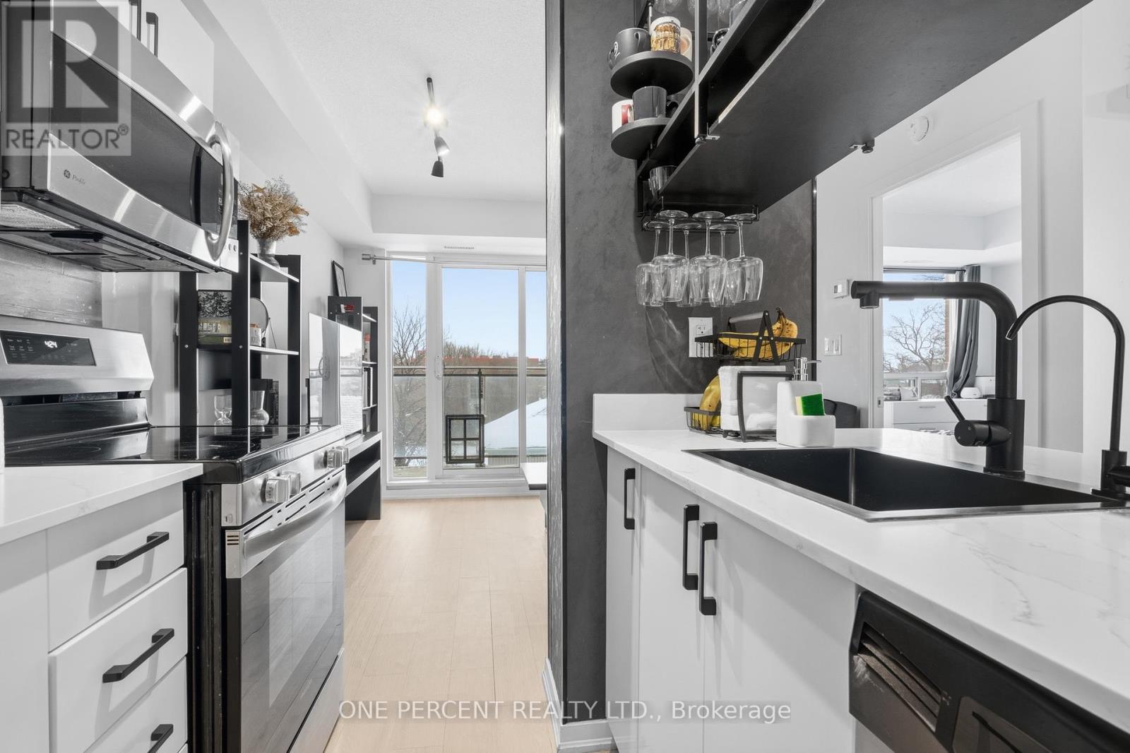 511 - 801 Sheppard Avenue W, Toronto, Ontario  M3H 0A8 - Photo 3 - C12974802