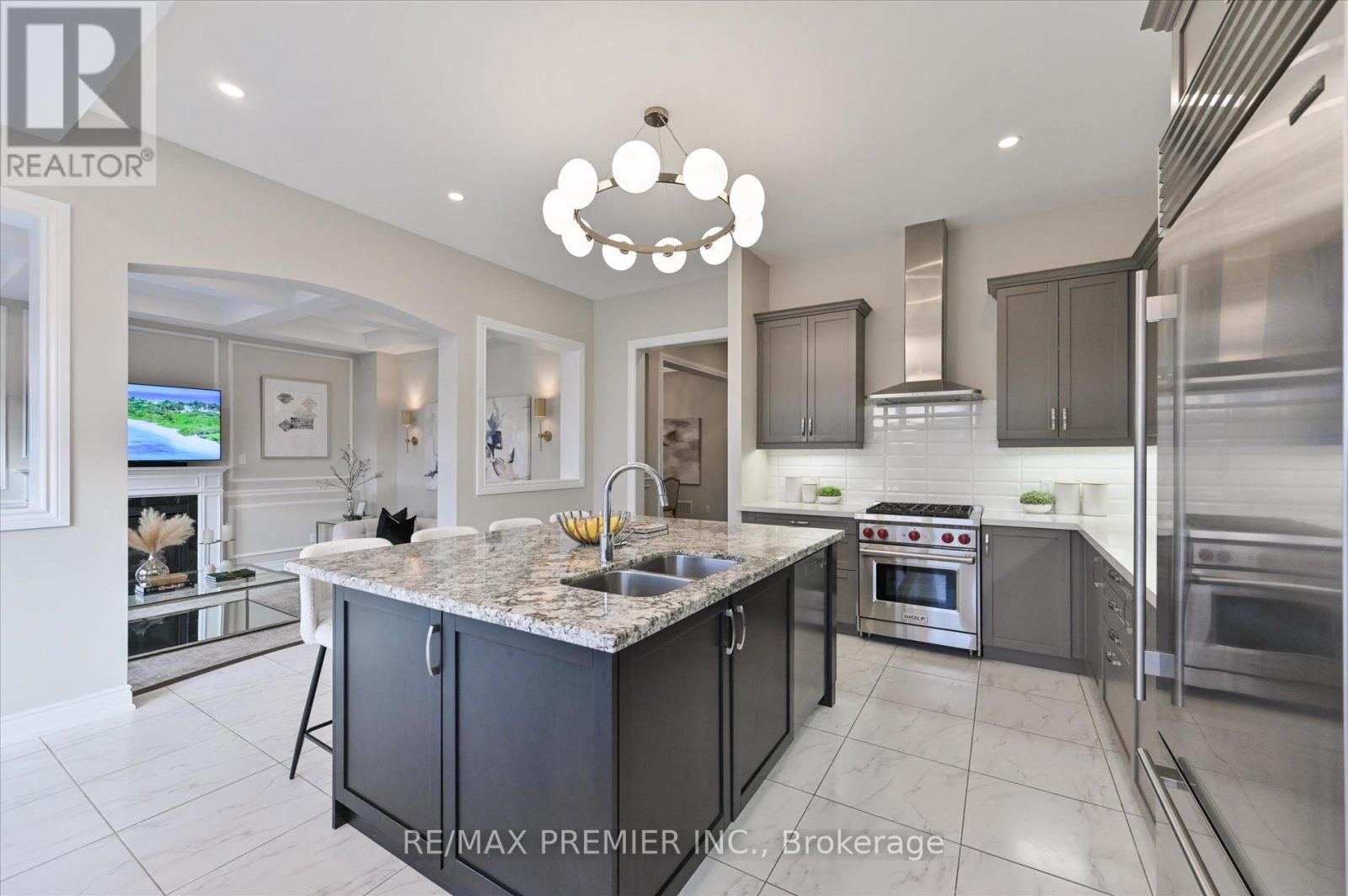 126 Burns Boulevard, King, Ontario  L7B 0M2 - Photo 10 - N12975636