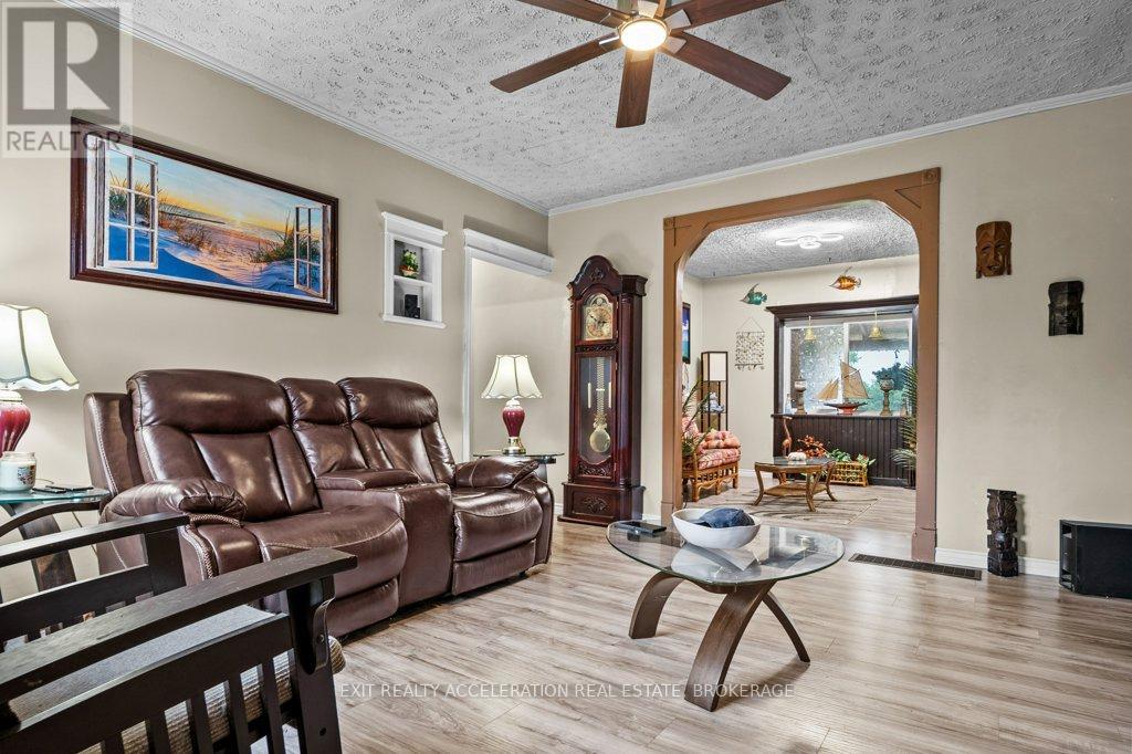 108 Dundas Street, Deseronto, Ontario  K0K 1X0 - Photo 2 - X12975966