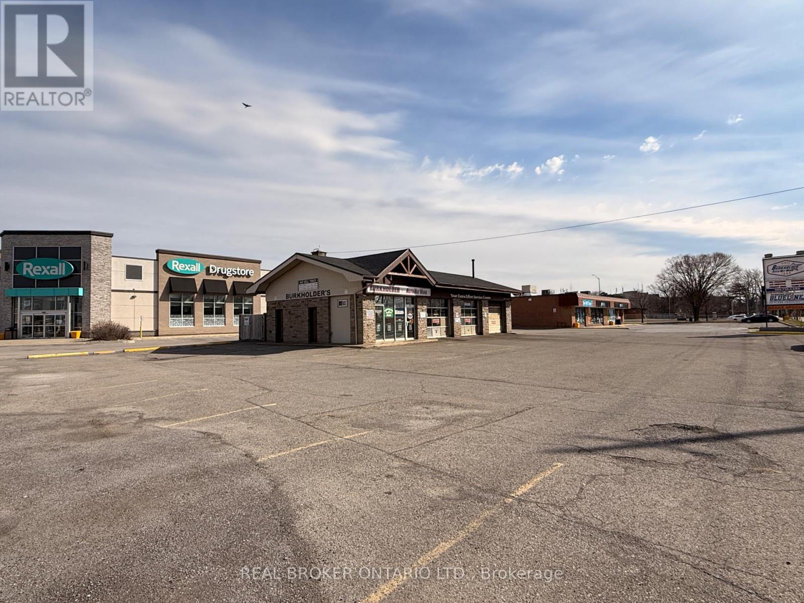 180 Fitch Street, Welland, Ontario  L3C 4V8 - Photo 5 - X12976058