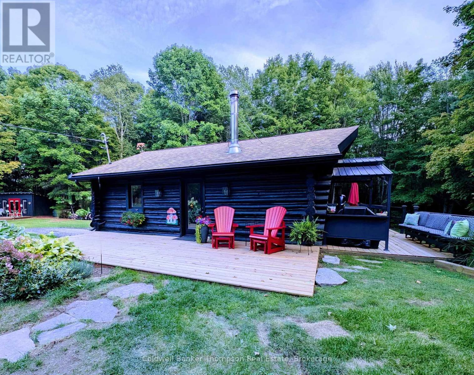 <div class="slider-price">$679,900</div><p>1017 Savage Settlement Road, Perry, Ontario</p>