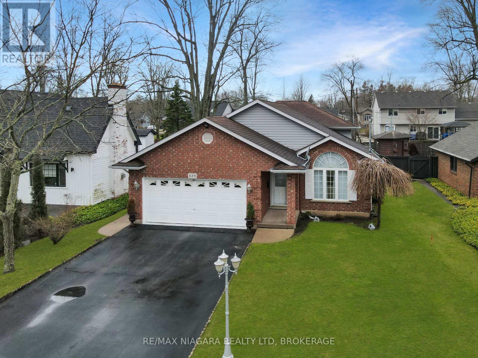 629 Daytona Drive, Fort Erie, Ontario  L2A 4Z5 - Photo 1 - X12880814