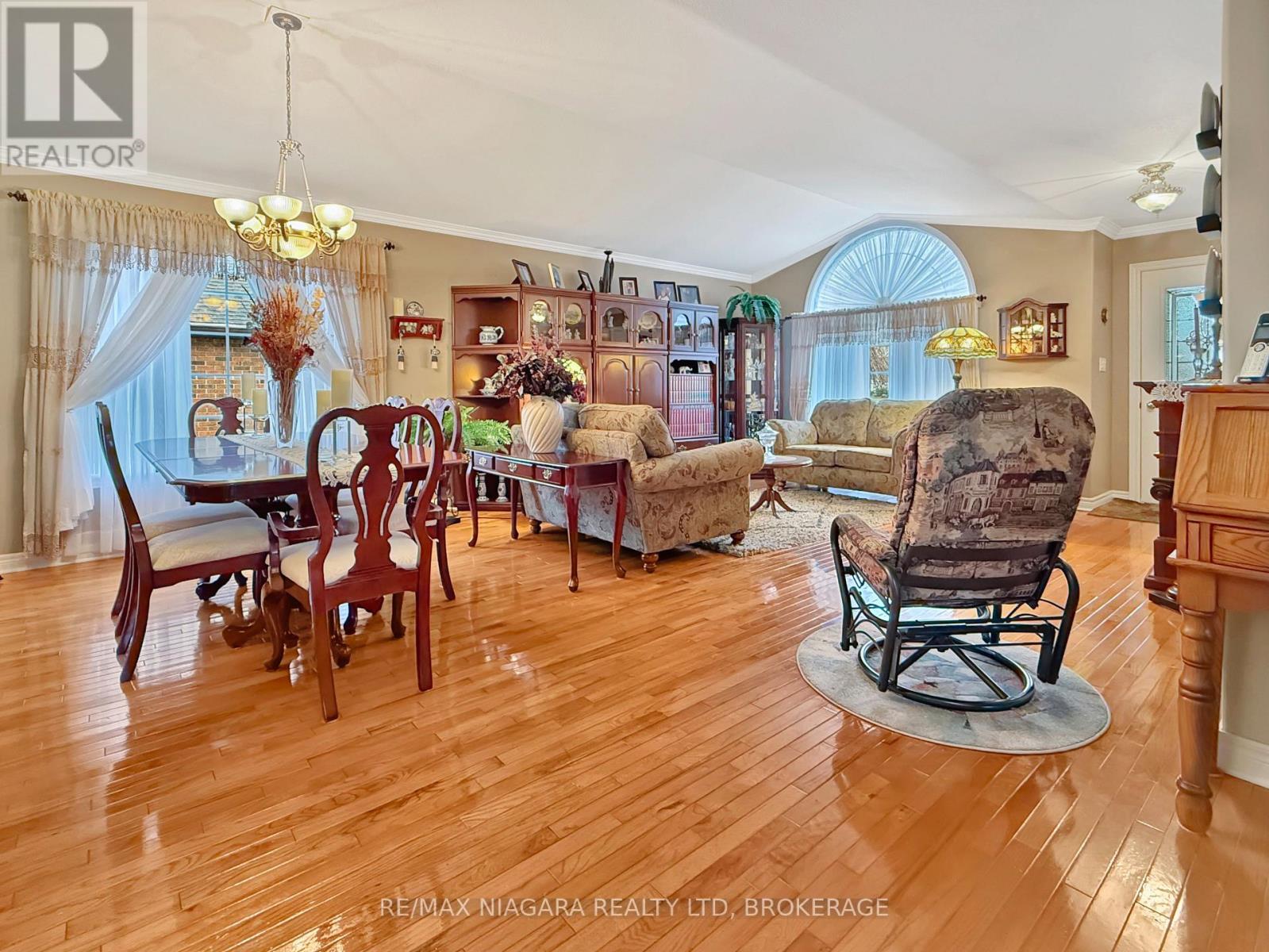 629 Daytona Drive, Fort Erie, Ontario  L2A 4Z5 - Photo 2 - X12880814