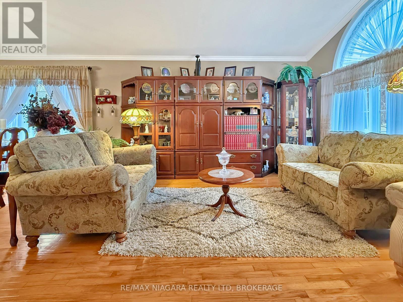 629 Daytona Drive, Fort Erie, Ontario  L2A 4Z5 - Photo 5 - X12880814