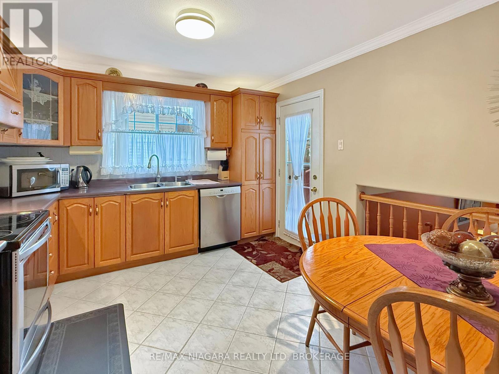 629 Daytona Drive, Fort Erie, Ontario  L2A 4Z5 - Photo 7 - X12880814