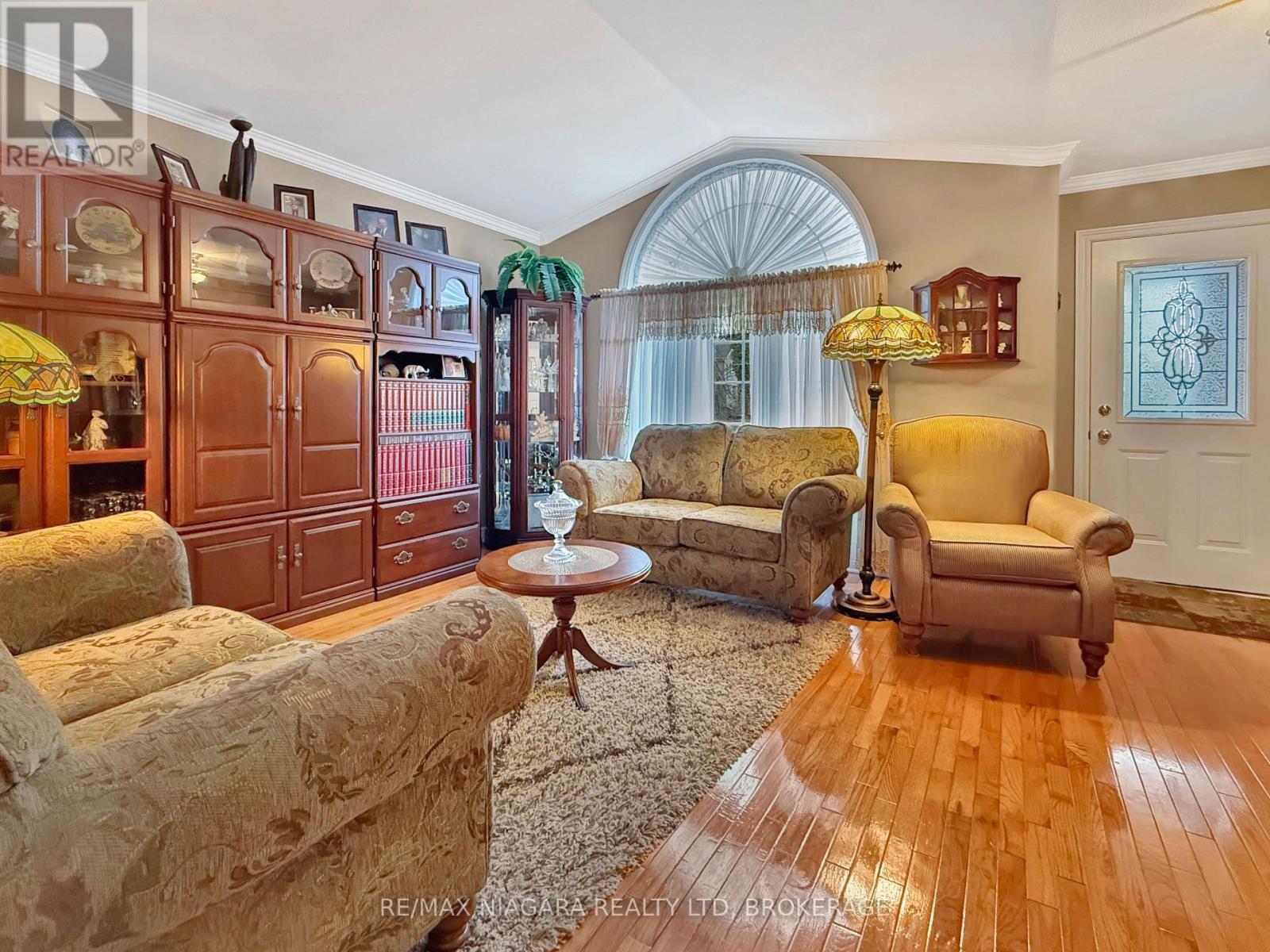 629 Daytona Drive, Fort Erie, Ontario  L2A 4Z5 - Photo 4 - X12880814