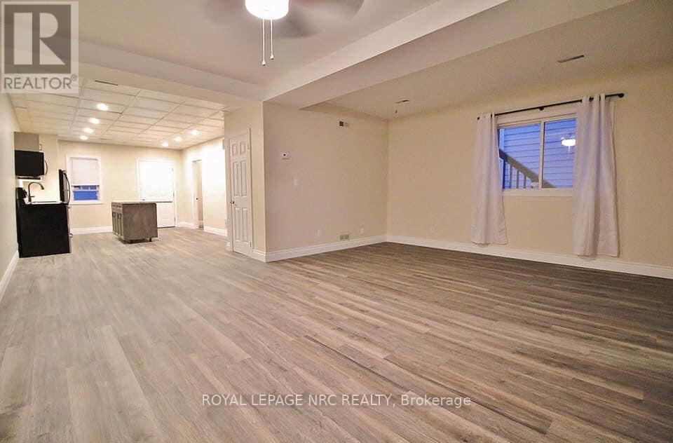 608 King Street, Port Colborne, Ontario  L3K 4H7 - Photo 13 - X12965704