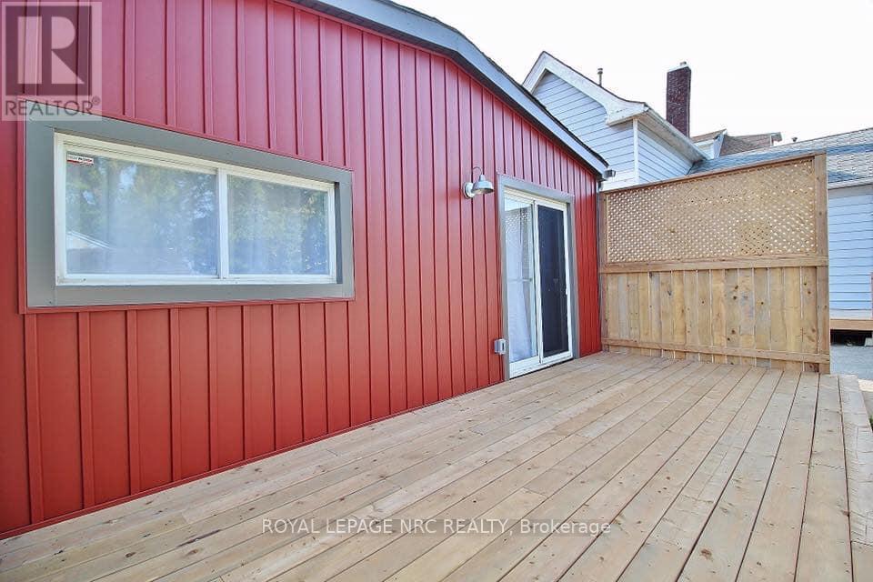 608 King Street, Port Colborne, Ontario  L3K 4H7 - Photo 14 - X12965704