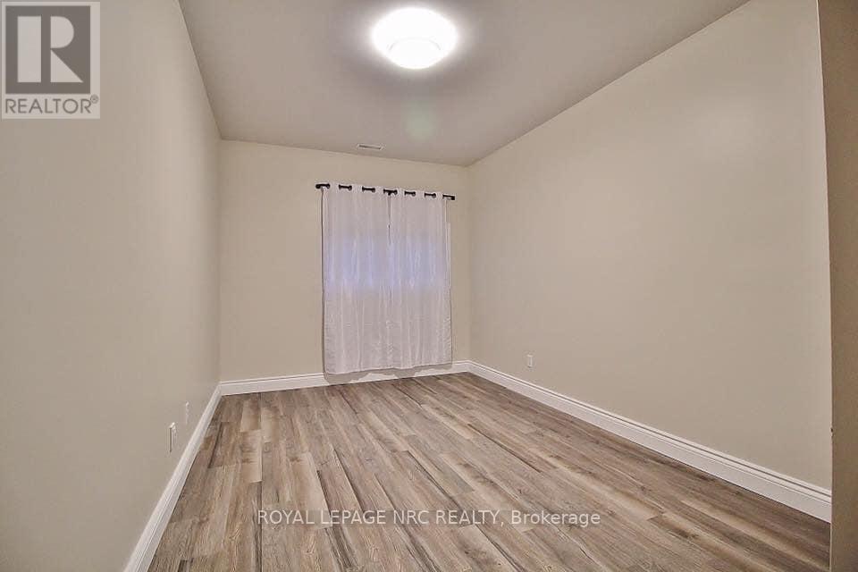 608 King Street, Port Colborne, Ontario  L3K 4H7 - Photo 9 - X12965704