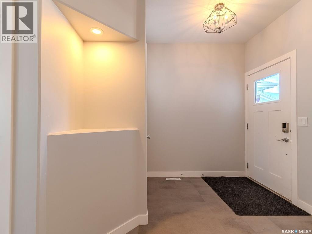 114 Germain Court, Saskatoon, Saskatchewan  S7W 0Y3 - Photo 4 - SK032437