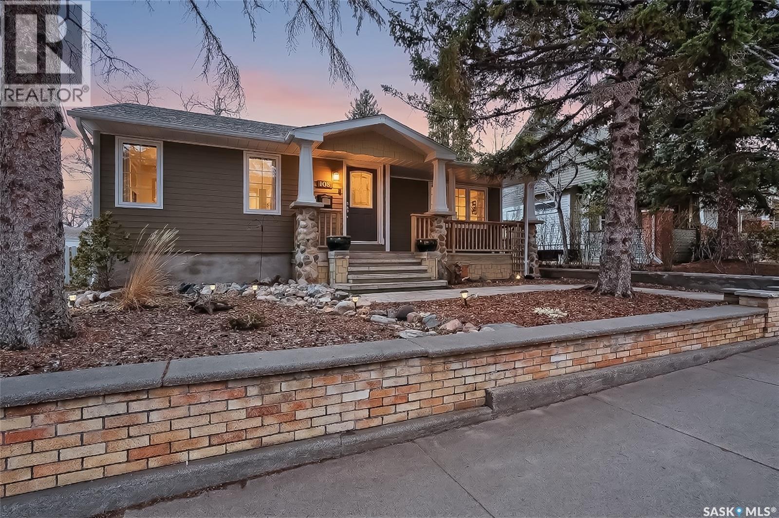 1108 Grafton Avenue, Moose Jaw, Saskatchewan  S6H 3S5 - Photo 2 - SK032389