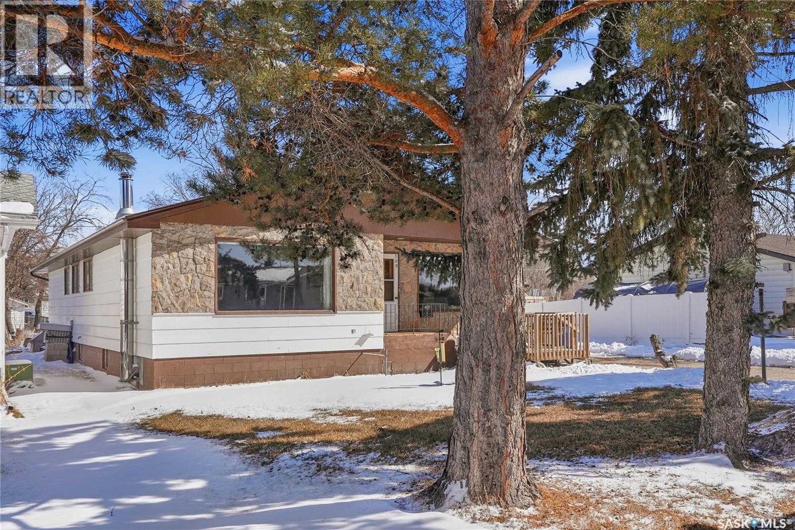 307 Main Street, Delisle, Saskatchewan  S0L 0P0 - Photo 2 - SK032376