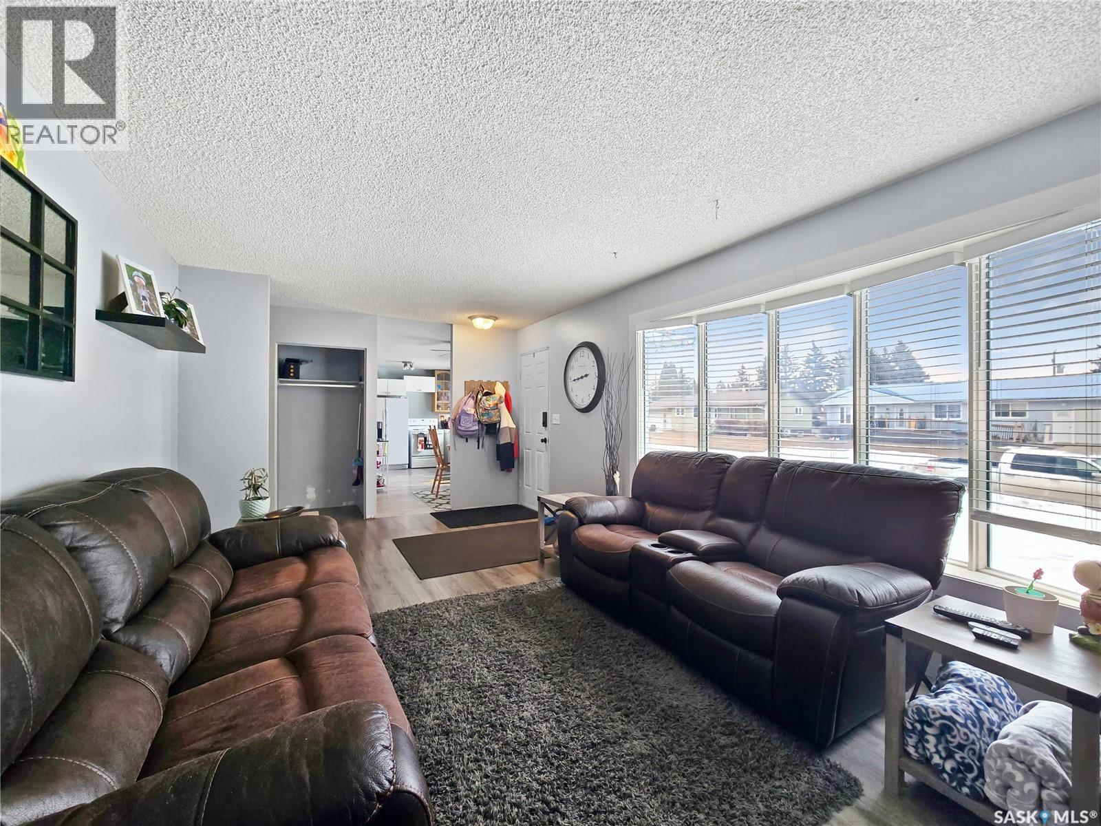 804 Robison Street, Indian Head, Saskatchewan  S0G 2K0 - Photo 3 - SK032355