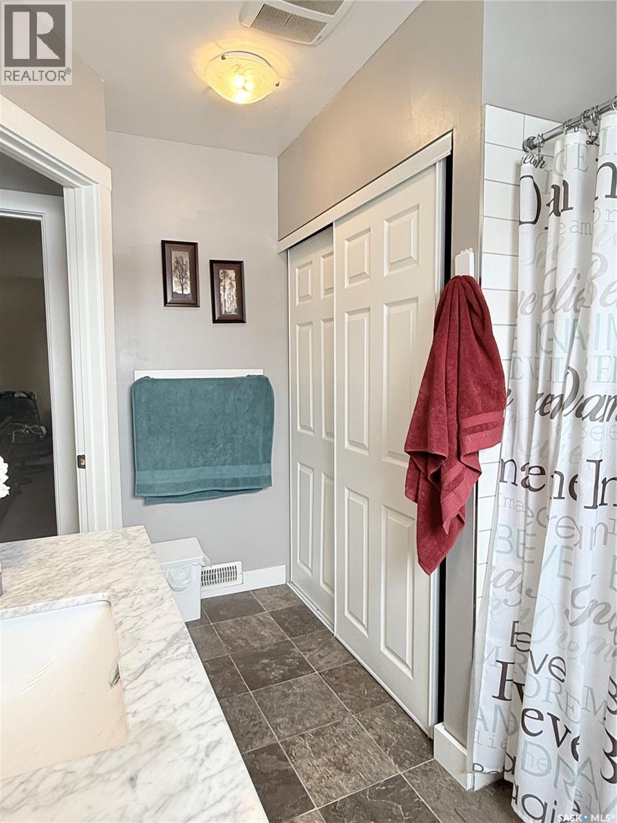 326 5th Avenue W, Melville, Saskatchewan  S0A 2P0 - Photo 13 - SK032353