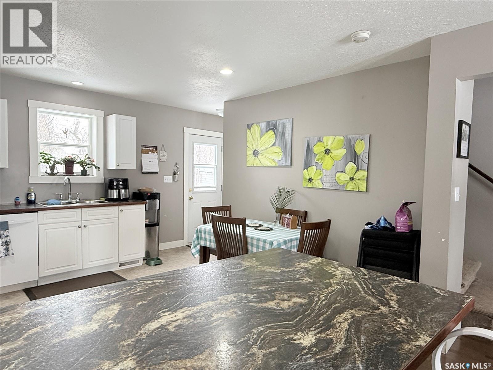 326 5th Avenue W, Melville, Saskatchewan  S0A 2P0 - Photo 5 - SK032353