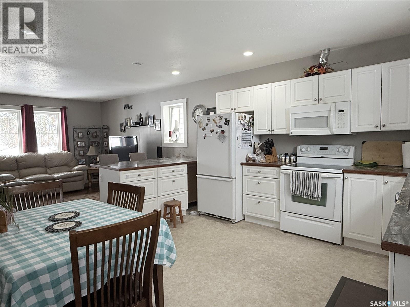 326 5th Avenue W, Melville, Saskatchewan  S0A 2P0 - Photo 6 - SK032353