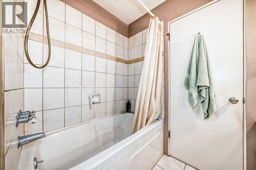 844 Lake Ontario Drive Se, Calgary, Alberta  T2J 3K1 - Photo 22 - A2286791