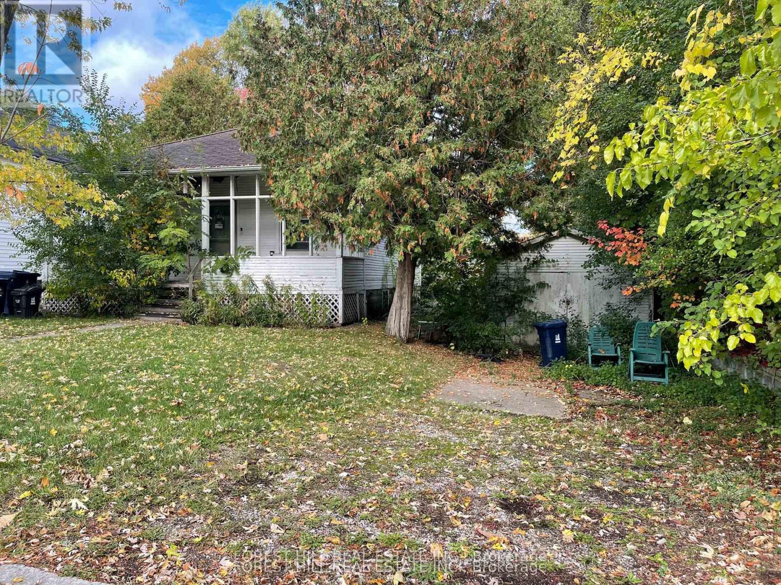 194 PEMBERTON AVENUE, Toronto, Ontario