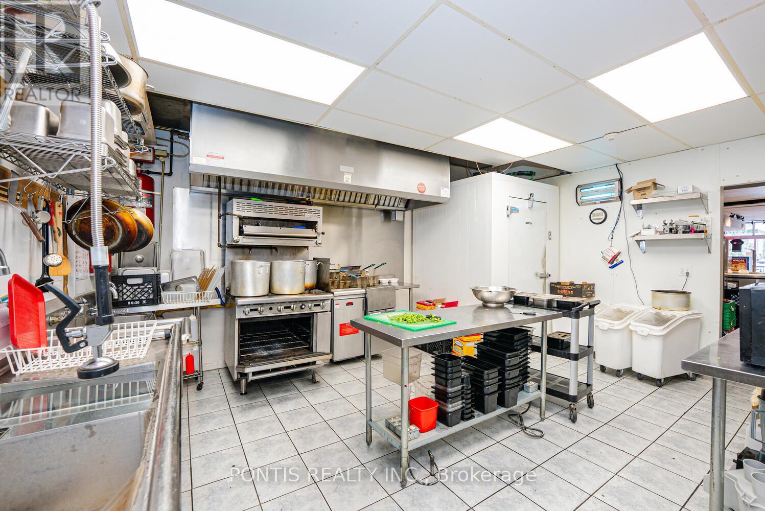 4918 Yonge Street, Toronto (Lansing-Westgate), Ontario  M2N 5N5 - Photo 25 - C12975874