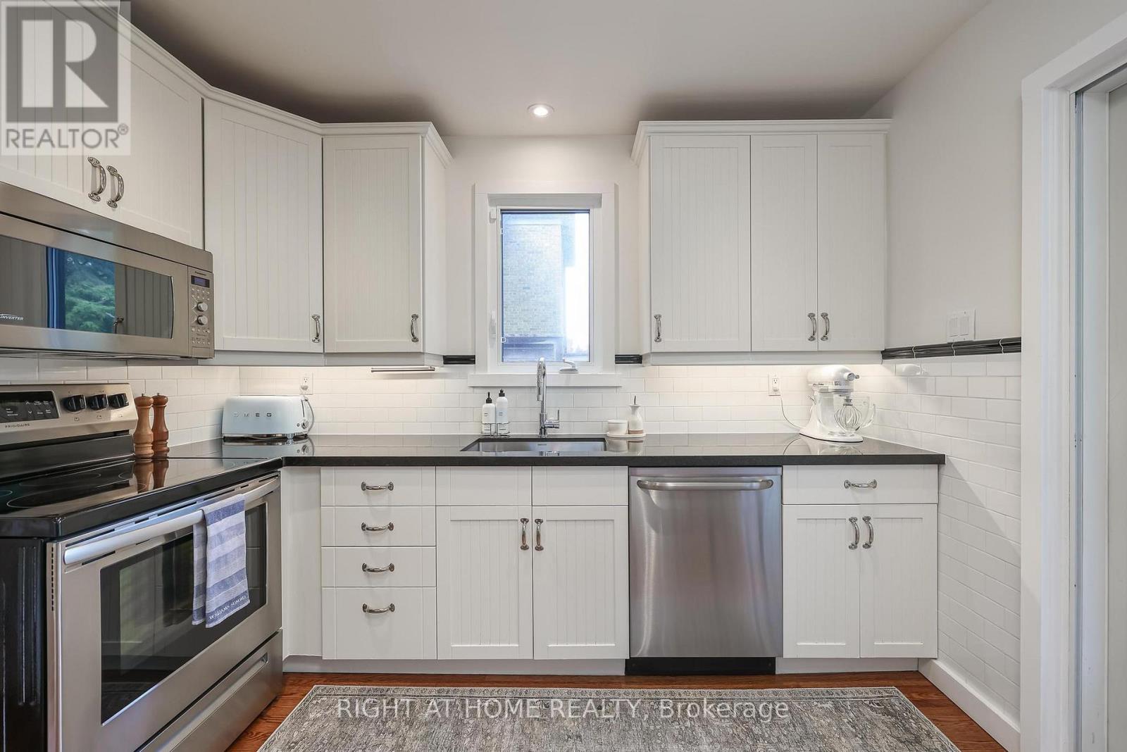 568 Hillsdale Avenue E, Toronto, Ontario  M4S 1V2 - Photo 15 - C12975894